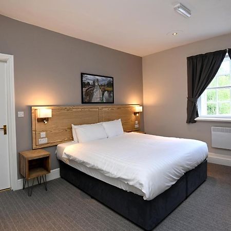 Wheatsheaf, Baslow By Marston'S Inns 外观 照片